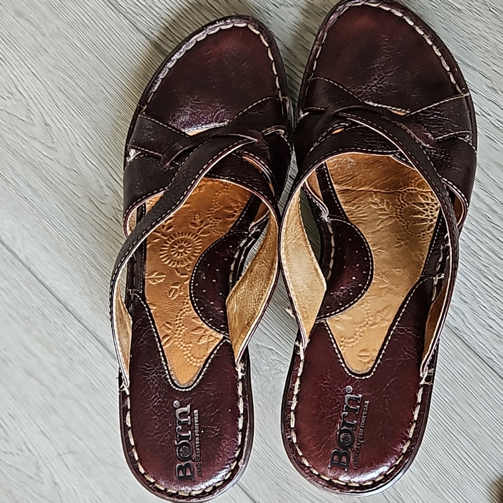 Born sandals